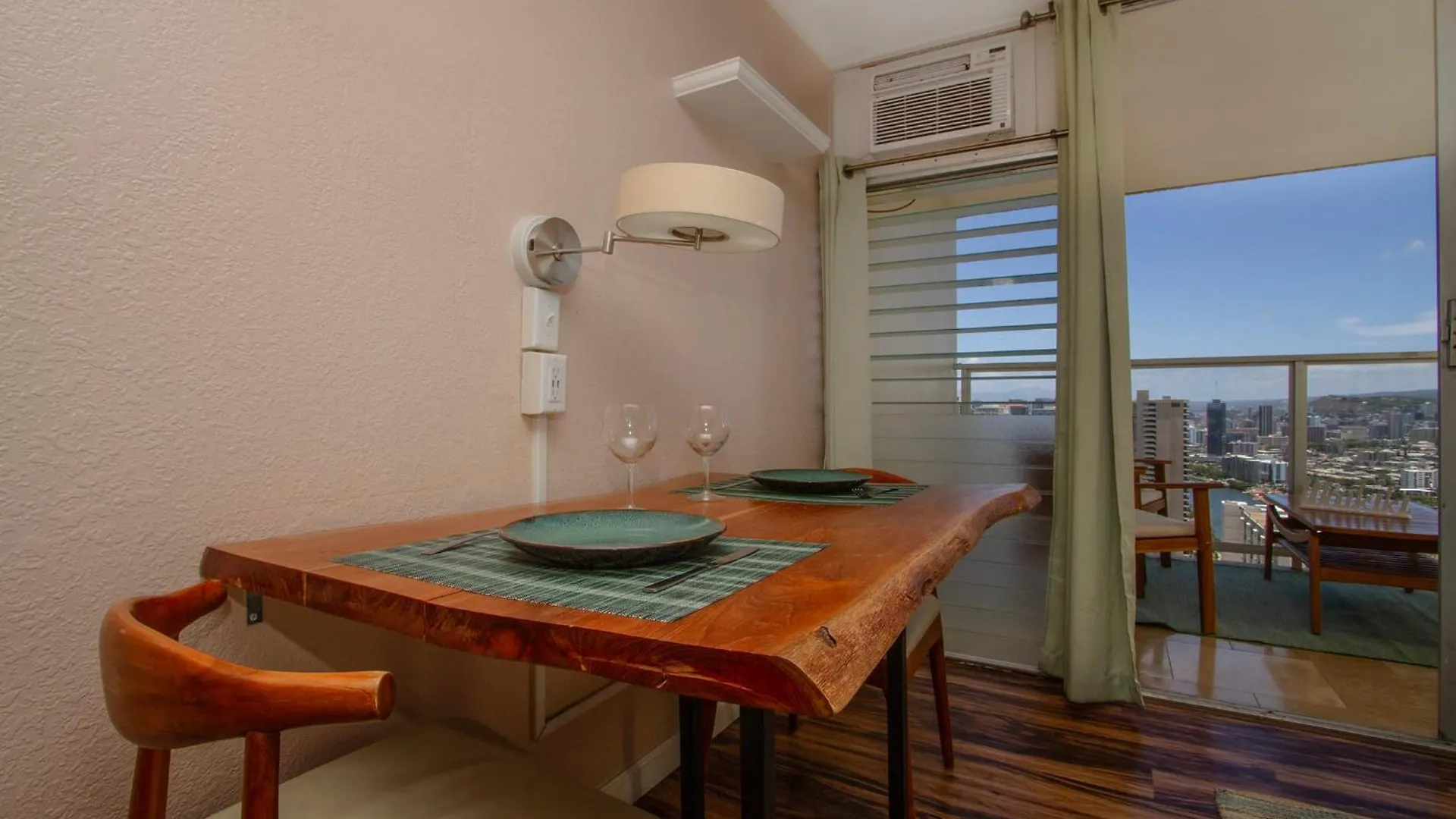 Penthouse Studio With Panoramic Ocean View Ic44 Honolulu