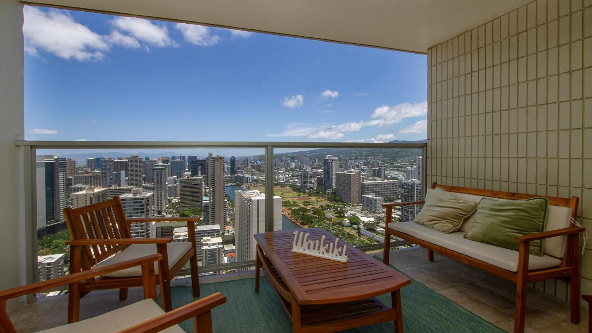 Penthouse Studio With Panoramic Ocean View Ic44 Honolulu United States